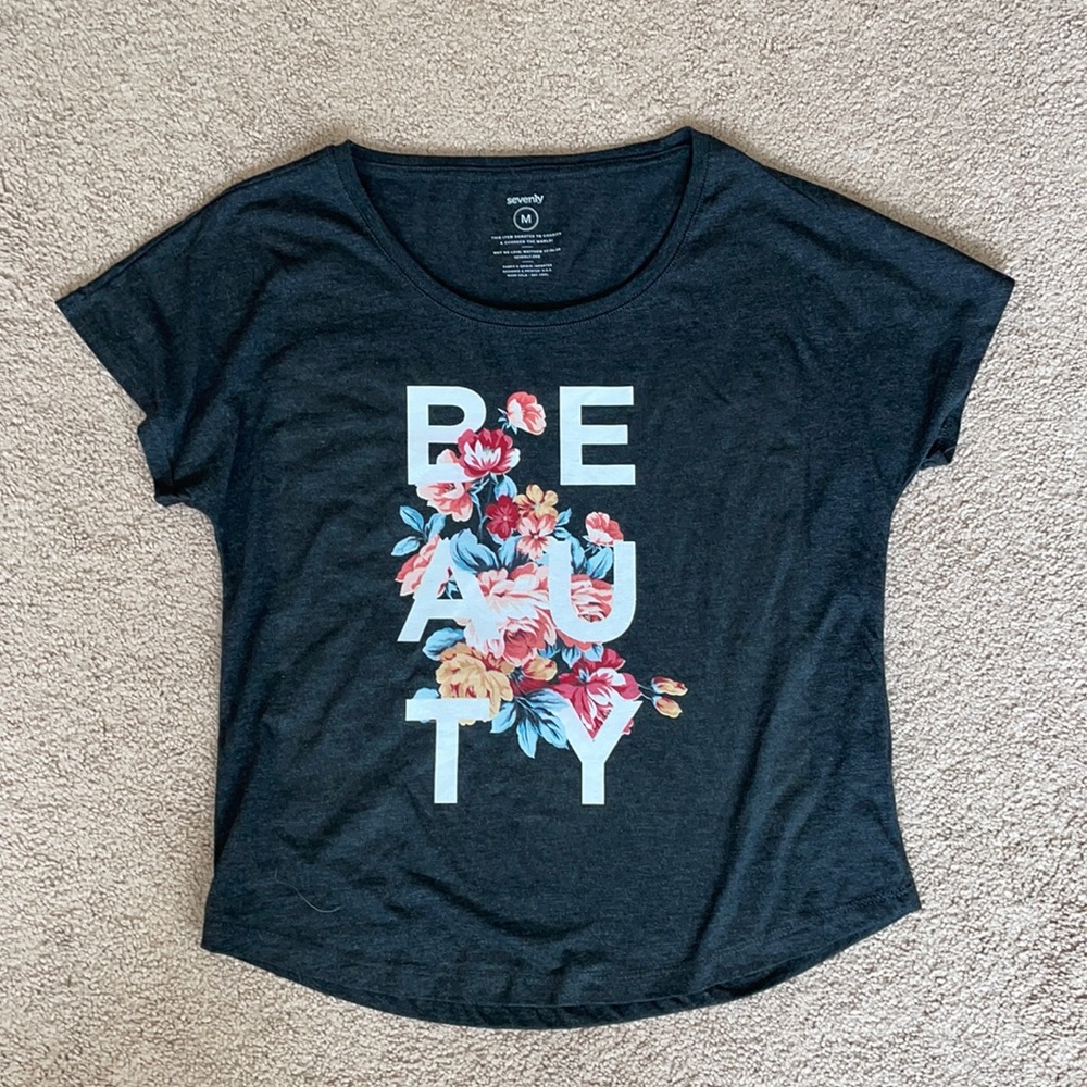 Sevenly Women’s M Crew Neck Short Sleeve Tee Shirt 🌺